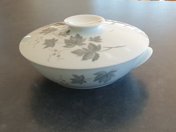 Listing 7 of 7 for NORITAKE WILD IVY ROUND COVERED DISH