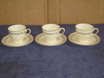 Listing 3 of 13 for 6 x 1930's ? Alfred Meakin Cup & Saucers - 3 duos Beautiful Gold & Green