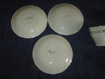 Listing 13 of 13 for 6 x 1930's ? Alfred Meakin Cup & Saucers - 3 duos Beautiful Gold & Green