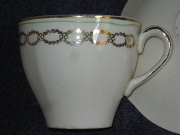 Listing 9 of 13 for 6 x 1930's ? Alfred Meakin Cup & Saucers - 3 duos Beautiful Gold & Green