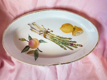 Listing 1 of 3 for SMALL OVAL EVESHAM VEGETABLE DISH GOLD EDGE