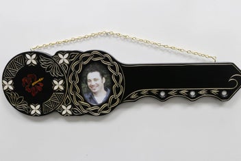 Listing 6 of 6 for Native New Zealand Wooden 21st key with Hibiscus WM438SJ2H