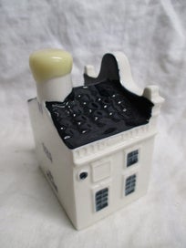 Listing 3 of 4 for KLM2 402 - KLM Delft Blue Miniature House - No 90