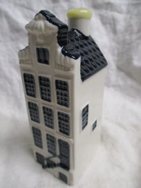 Listing 1 of 4 for * POR19 469 - KLM Delft Blue Miniature House - No 46