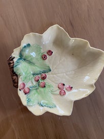 Listing 2 of 3 for CUTE little antique Carlton Ware Redcurrant leaf trinket dish!