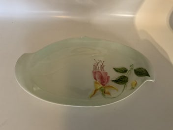 Listing 6 of 9 for ROYAL WINTON - PINK FUCHSIA FLOWER - MINI SERVING PLATE - BASE LIGHT GREEN