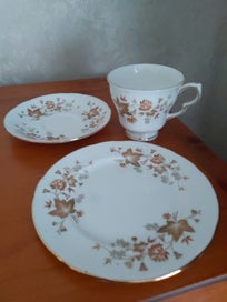 Listing 2 of 3 for Colclough China Trio # 4