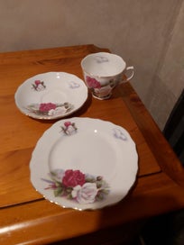 Listing 2 of 3 for Colclough China Trio # 7