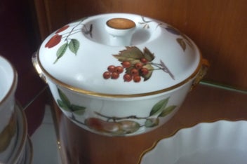 Listing 3 of 4 for ROYAL WORCESTER EVESHAM