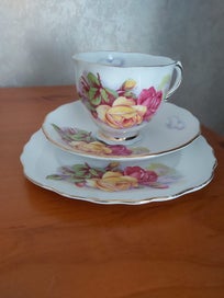 Listing 2 of 4 for Colclough China Trio #8
