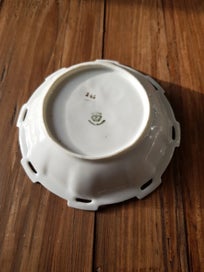 Listing 2 of 3 for Vintage Christchurch Souvenir Dish