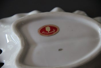 Listing 7 of 7 for Gainsborough Japan Hand painted Leaf Dish 1970's