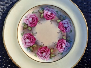 Listing 1 of 8 for Aynsley, Bailey, Pink cabbage roses dinner plate