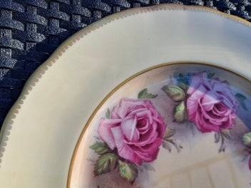 Listing 2 of 8 for Aynsley, Bailey, Pink cabbage roses dinner plate