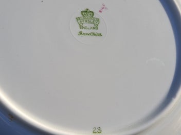 Listing 6 of 8 for Aynsley, Bailey, Pink cabbage roses dinner plate