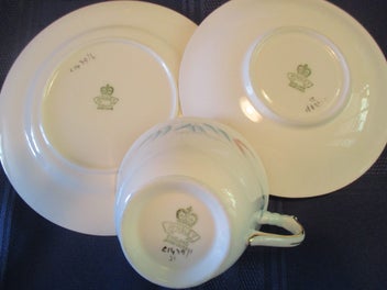 Listing 5 of 6 for Delightful AYNSLEY Bone China Tea Set – six trios/cake plate