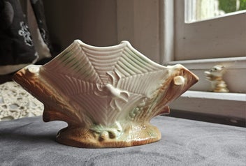 Listing 1 of 8 for Titian Spider Vase