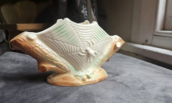 Listing 2 of 8 for Titian Spider Vase