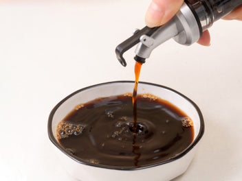 Listing 4 of 10 for 2Pcs 250ml Glass Bottle Kitchen Tools Olive Oil Vinegar Pourer Dispenser