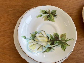 Listing 6 of 19 for PARAGON SIX WORLD FAMOUS ROSES SET