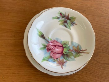 Listing 12 of 19 for PARAGON SIX WORLD FAMOUS ROSES SET