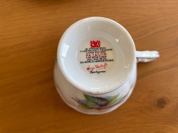 Listing 13 of 19 for PARAGON SIX WORLD FAMOUS ROSES SET