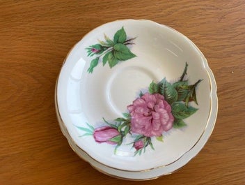 Listing 18 of 19 for PARAGON SIX WORLD FAMOUS ROSES SET