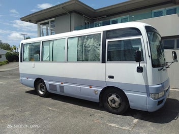 Nissan civilian 2015