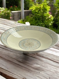 Listing 2 of 5 for Exquisite Chinese Porcelain Bowl – Decorative Masterpiece