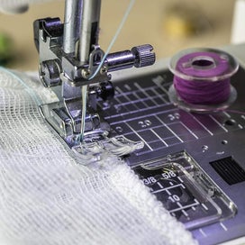 Listing 4 of 5 for Transparent Plastic Sewing Machine Bobbins With Case And Soft Measuring Tape