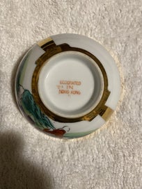 Listing 6 of 8 for Small oriental bowl with Geisha/Japanese illustrated. Gilt-decorated