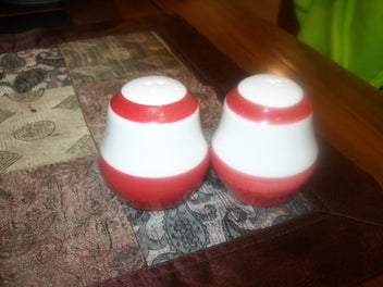 Listing 1 of 1 for Temuka Red/white Salt & pepper set