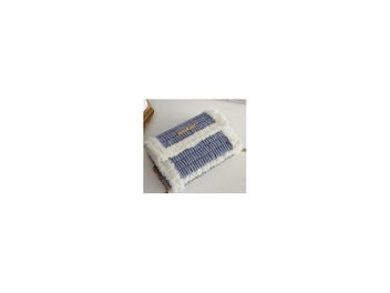 Listing 1 of 10 for Latch Hook Kit