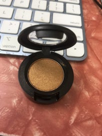 Listing 1 of 2 for MAC EYESHADOW SINGLES