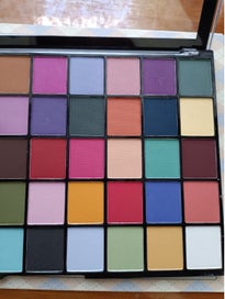 Listing 3 of 7 for Revolution eyeshadow palette