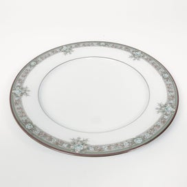 Listing 4 of 16 for Noritake - 'Lunceford' Legendary Collection Trio Dinnerware set