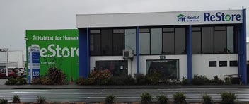 Listing 6 of 6 for Large Denby Casserole