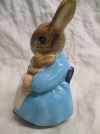 Listing 2 of 5 for Vintage Royal Albert Figurine - Beatrix Potter - Mrs Rabbit and Bunnies ZE 3716