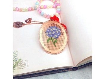 Listing 1 of 10 for Cross Stitch Kit