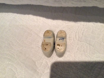 Listing 2 of 2 for Delft Clogs