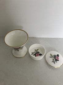 Listing 3 of 11 for Pair of vintage Wedgwood Hathaway Rose pieces - vase and lidded container