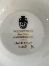 Listing 7 of 11 for Pair of vintage Wedgwood Hathaway Rose pieces - vase and lidded container