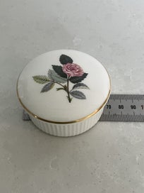 Listing 8 of 11 for Pair of vintage Wedgwood Hathaway Rose pieces - vase and lidded container