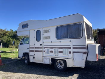 1990 Isuzu Camper