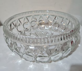 Listing 1 of 8 for Gorgeous Pressed Glass Bowl