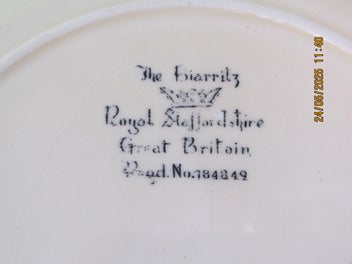 Listing 8 of 8 for Wilkinson Design,Plate, The Biarritz, Gold Foil/Roses, 230 x 195 mm, 1933-1936