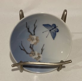 Listing 2 of 5 for Royal Copenhagen Butterfly and Flowers Small Dish - gorgeous