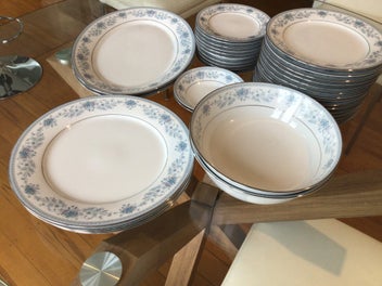 Listing 3 of 4 for Noritake Blue Hill