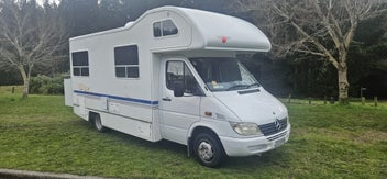 2000 Mercedes Sprinter 6 Berth