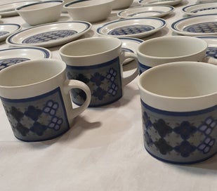 Listing 4 of 19 for Royal Doulton Tangier 1974 - 1982 4 Place 6 piece Dinner Set + Jug + Extras